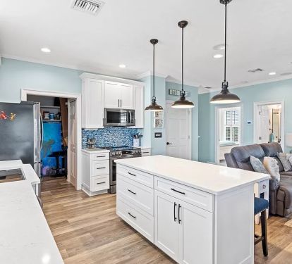 Fully Stocked Chef's Kitchen 