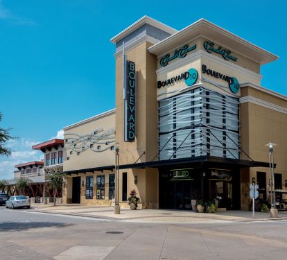 amc 10 theaters at Grand Boulevard 