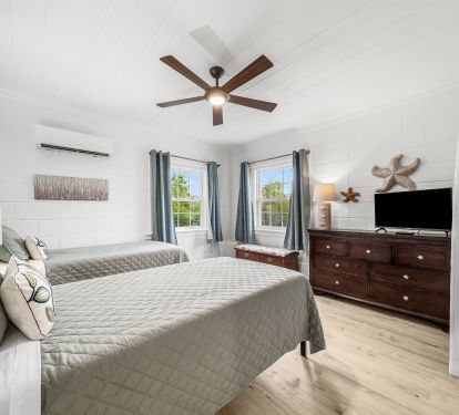 Twin room with independently controlled air; lots of natural light