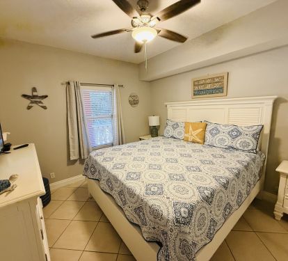 KING Guest Bedroom with Bathroom Access