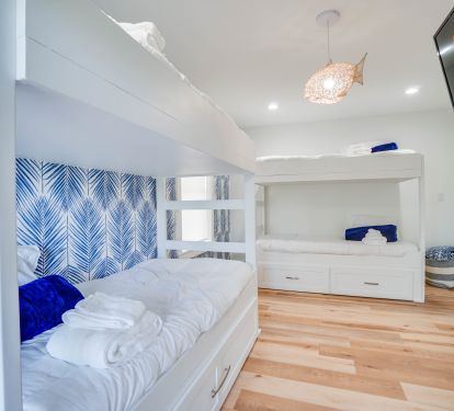 Coral Seahorse Bunk Room 3