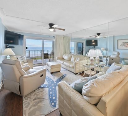 Beautiful beach views from every comfortable seat in the living room!