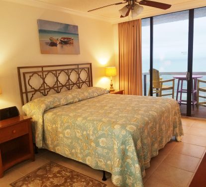 King size bed, ceiling fan, sound machine/clock, flatscreen tv, dvr, iPod player