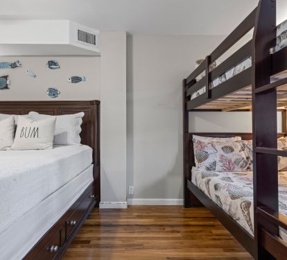 Lower Roadside Bedroom with a Queen Bed and a Full/Full Bunkbeds with trundle