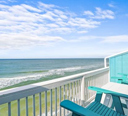 Gulf Front Balcony- Great for Dolphin watching or Star Gazing