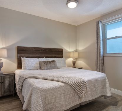 Guest King bedroom