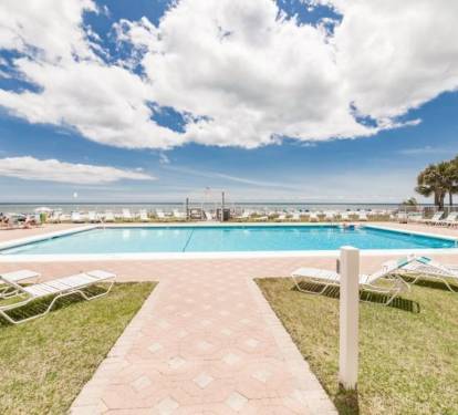 Pool looking out to Beach