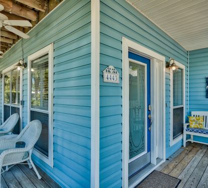 Wrap Around Porch with Seating for 8