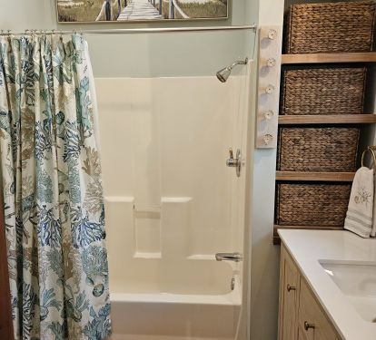 On Suite bath for 2nd King Bedroom