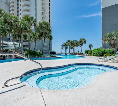 Hot Tub at Lagoon Pool