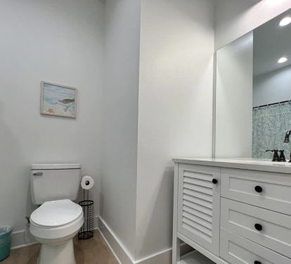 Bathroom for bedroom 6