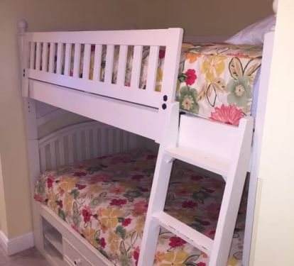 Bunks in offshoot of hallway
