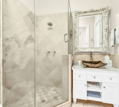 Guest room Ensuite Bathroom
