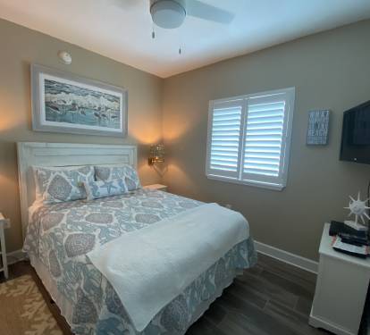 Third Bedroom - Queen Bed with access to full bathroom