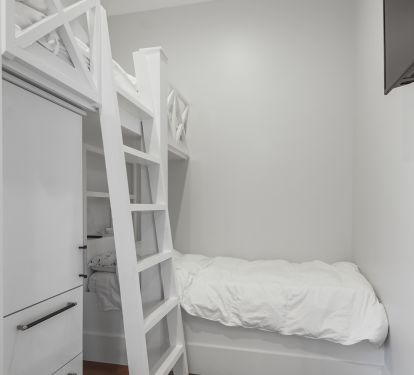 Bunk room main floor (children only)