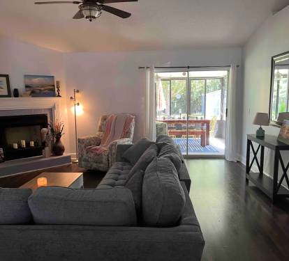 Access to air-conditioned sunroom