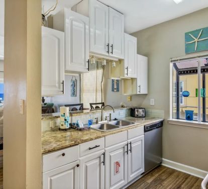 Kitchen with cookware and utensils provided!