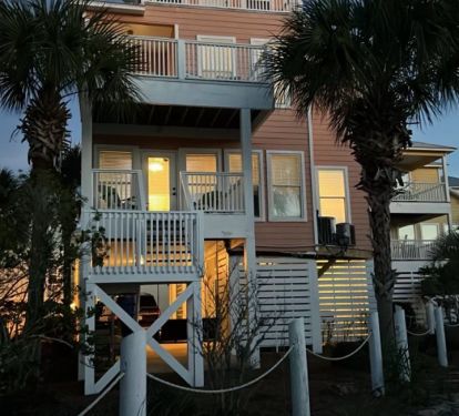 Welcome to a Peach of a Beach house!