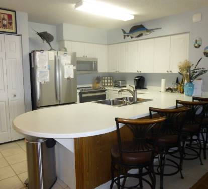 Fully stocked kitchen w/4 slice toaster,coffee maker, blender, crock pot &amp; more.