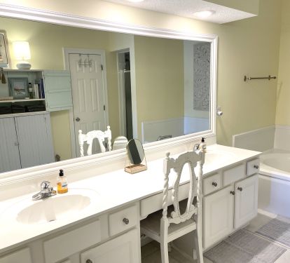 MASTER BATH WITH DOUBLE VANITY &amp; HUGE WALK IN CLOSET 