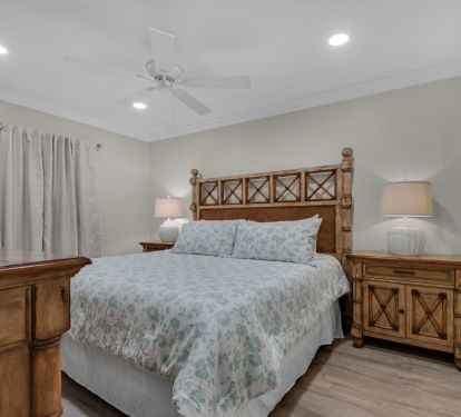 king bed in master