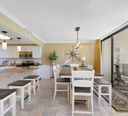 Dining with new coastal d&eacute;cor furniture