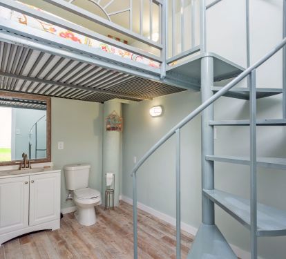 Queen loft area - perfect for teens