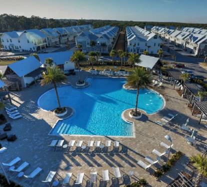 The Prominence Community 5000 sq. ft. pool, zero entry