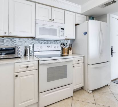 Updated and fully equipped kitchen!