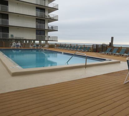 Pool right next to building, heated in winter