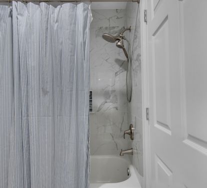 brand new tub/shower combo
