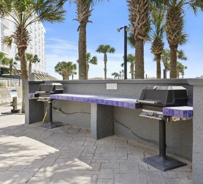 23-Mainsail-Poolside-Grills