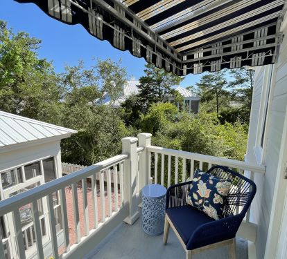 New balcony furniture to enjoy your morning coffee