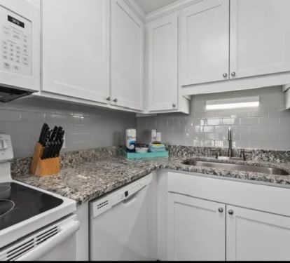 Fully furnished kitchen