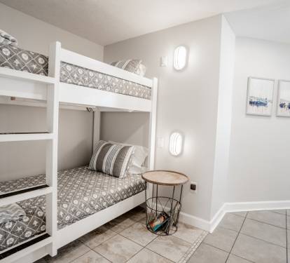Hall bunks with twin beds