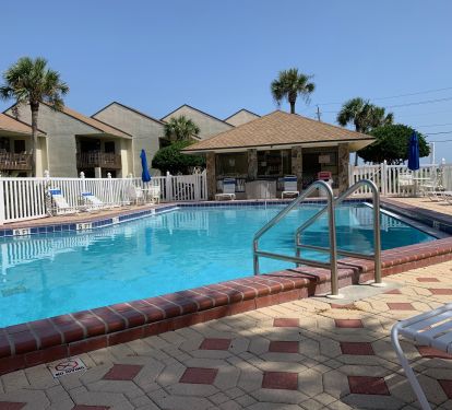 Hours of relaxing and swimming!1!