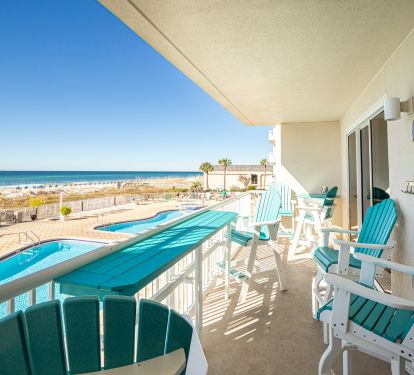 Balcony seating for 6 people