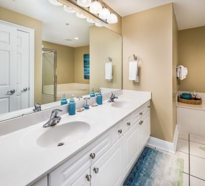 Primary en suite bath has double sinks, soaking tub, and walk in shower! 