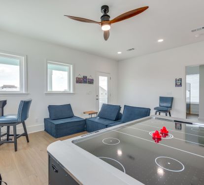 Game Room | Smart TV | Arcade Machines | Air Hockey Table | 2,850 Sq Ft