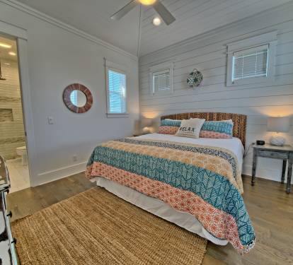 3RD FLOOR KING BEDROOM