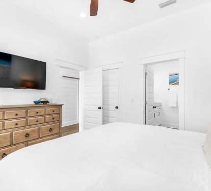 Latitude-19 1st floor. Bed 2, photo 2. King suite with private bath.