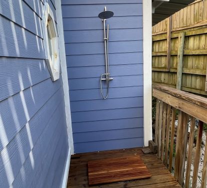 New Outside Rain Shower with hand wand and hot/cold water