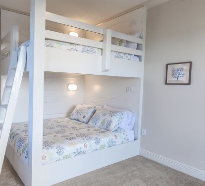 Bedroom #2 Queen Size Bunkbeds and Private Bathroom