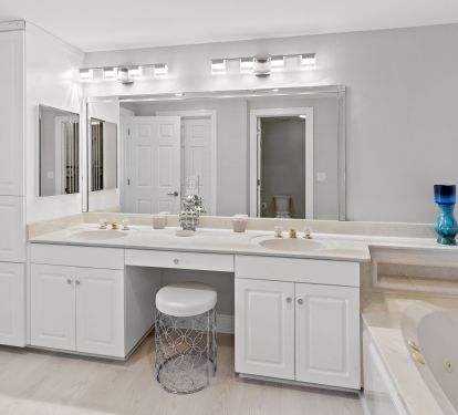 Lots of storage and a jetted tub