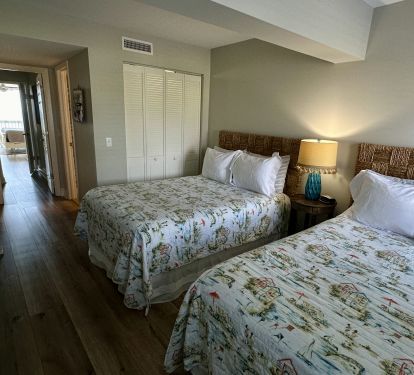 Guest bedroom with dual full size beds