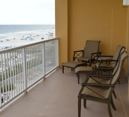 The Balcony is fitted out with high quality, heavy aluminum furniture