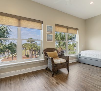 Guest bedroom 4 with two trundle beds