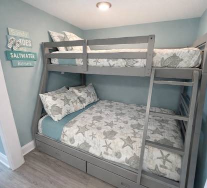Open concept bunk area w/ TWIN over DOUBLE BEDS. Drawers for extra storage.