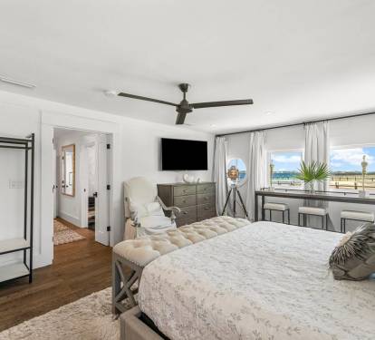 Master King Bedroom