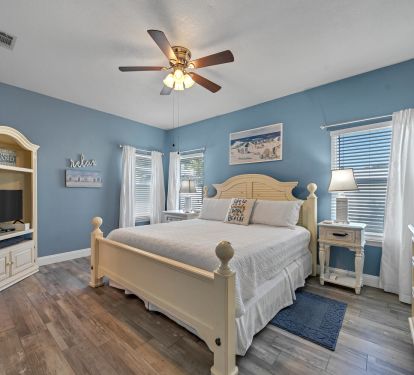 Master bedroom with king bed!